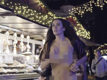 ¿Qué está preparando? Cristina Pedroche aparece desnuda por las calles de Madrid