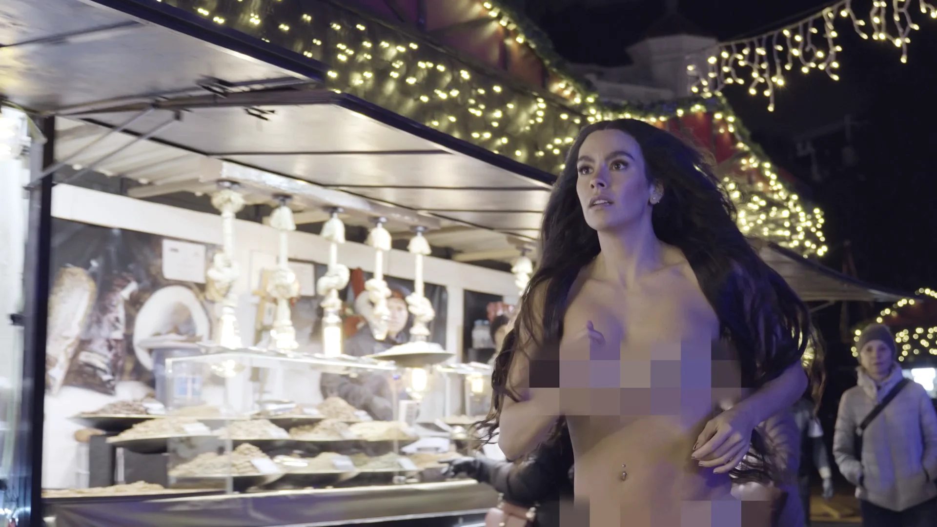 ¿Qué está preparando? Cristina Pedroche aparece desnuda por las calles de Madrid ¿Qué está preparando? Cristina Pedroche aparece desnuda por las calles de Madrid