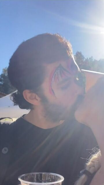 Candice King y Steven Krueger descubren su relación