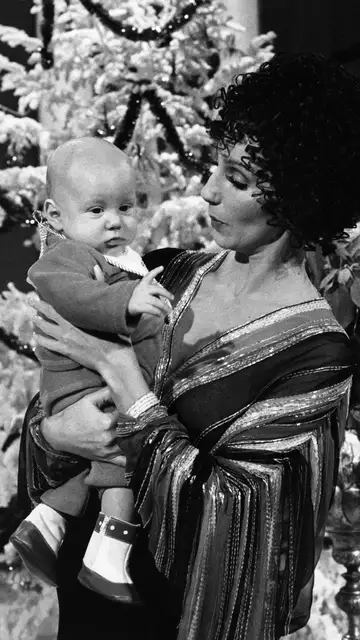 Cher con Elijah de bebé Cher con Elijah de bebé