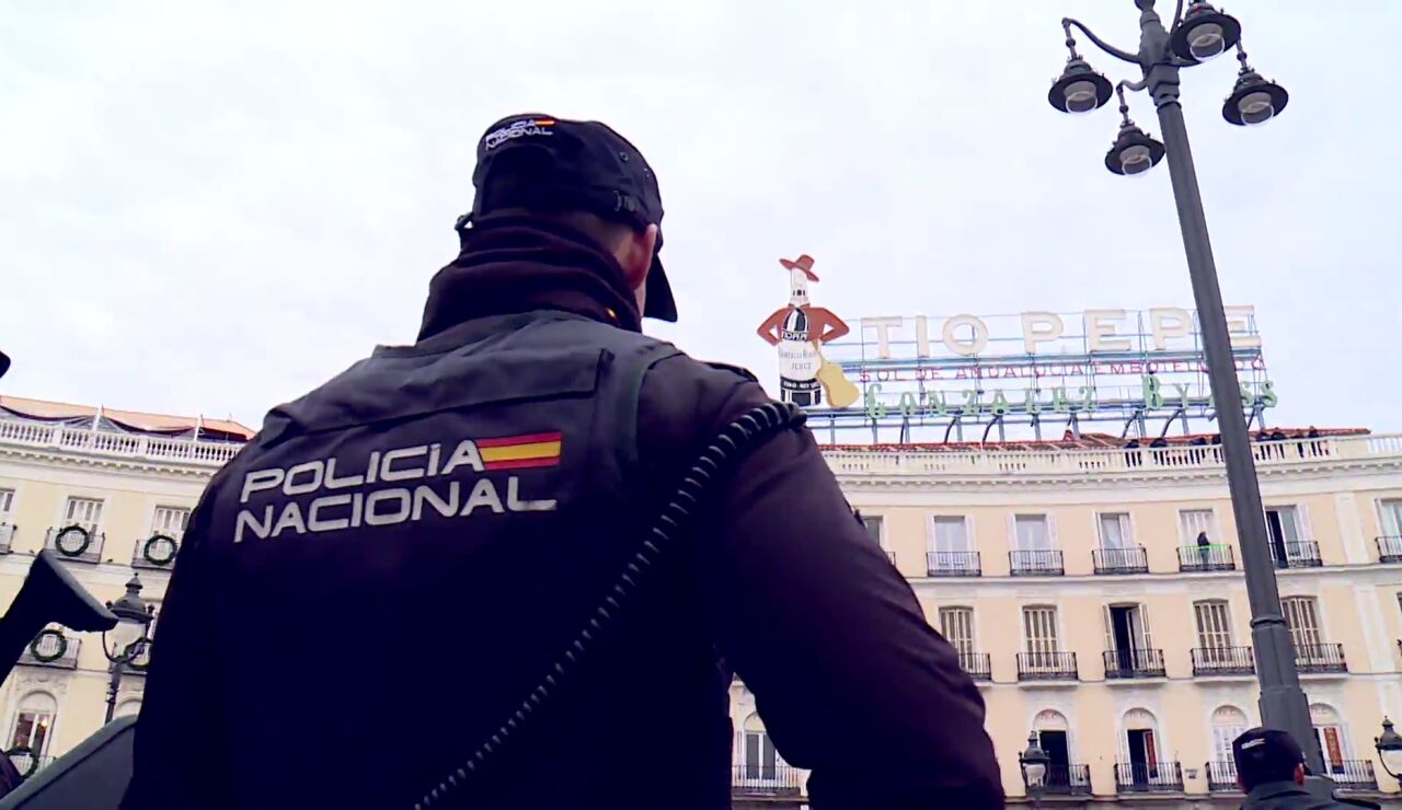 Polic&iacute;a Nacional en la Puerta del Sol