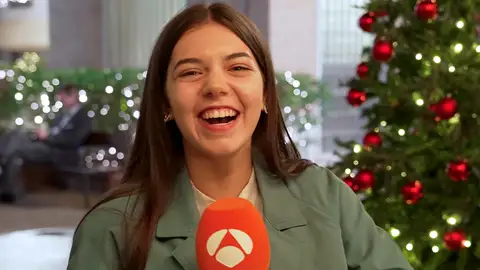 Paula Gallego se atreve con el juego de las doce uvas en la Nochevieja de Amar es para siempre Paula Gallego se atreve con el juego de las doce uvas en la Nochevieja de Amar es para siempre