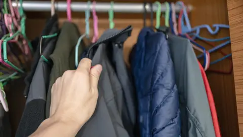 Abrigos en el armario Abrigos en el armario