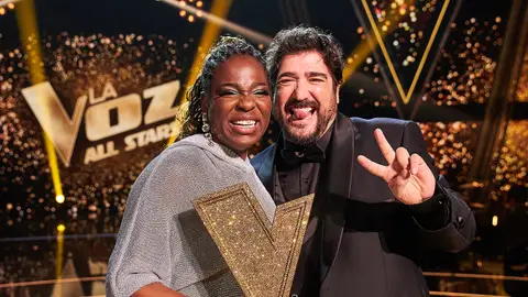 Toyemi, del equipo de Antonio Orozco, gana la primera edición de La Voz All Stars España