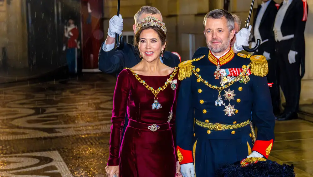 Federico y Mary de Dinamarca tras la inesperada abdicación de la reina Margarita