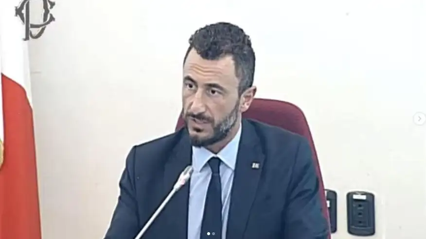 Emanuele Pozzolo, diputado italiano Emanuele Pozzolo, diputado italiano