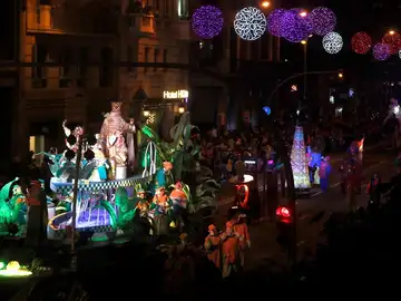 Imagen de archivo Cabalgata de Reyes en Barcelona Imagen de archivo Cabalgata de Reyes en Barcelona