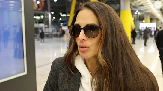 Nuria Fergó en el aeropuerto Nuria Fergó en el aeropuerto