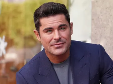 Zac Efron en la inauguración de su estrella en el Paseo de la Fama de Hollywood Zac Efron en la inauguración de su estrella en el Paseo de la Fama de Hollywood