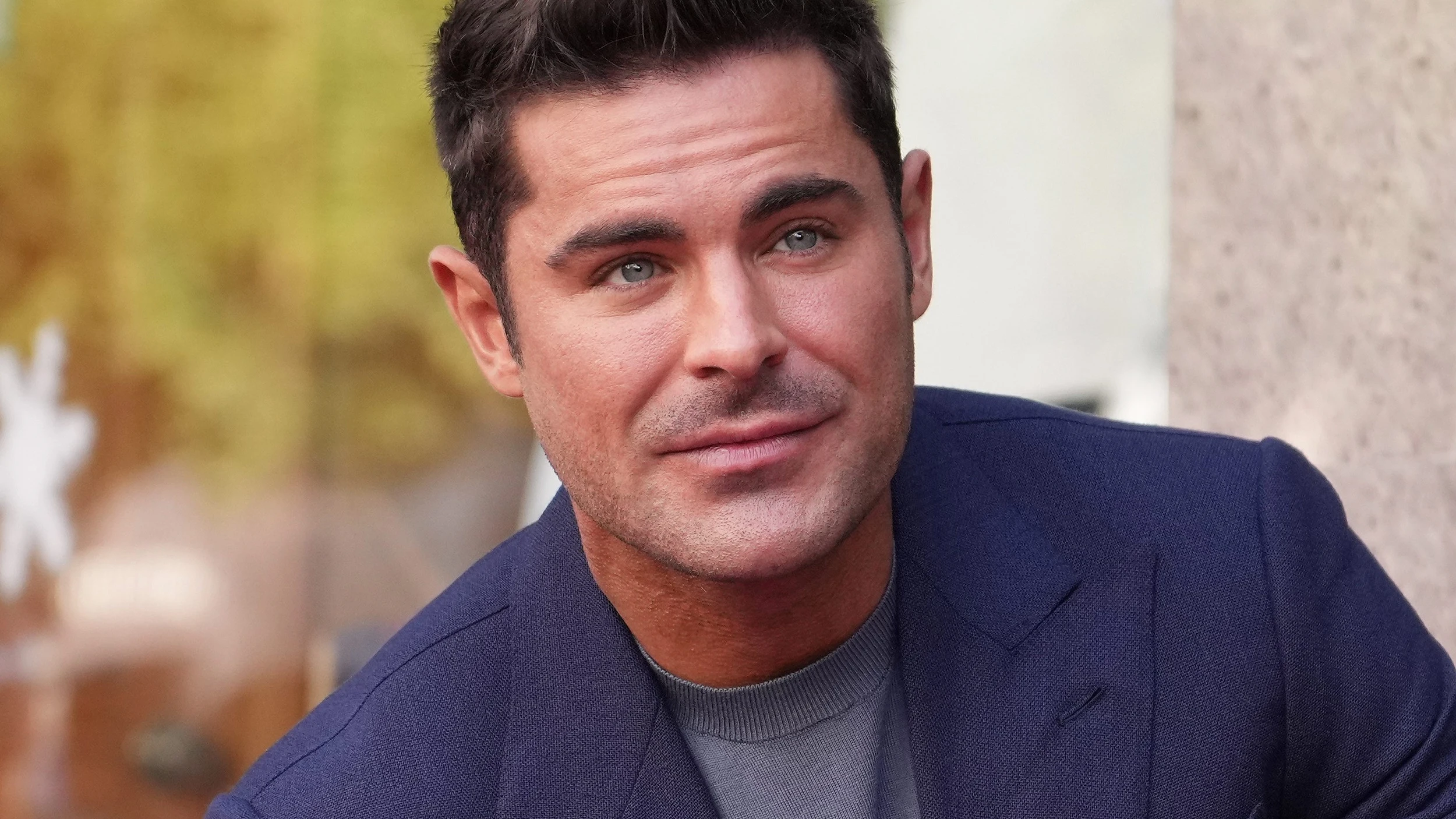 Zac Efron en la inauguración de su estrella en el Paseo de la Fama de Hollywood Zac Efron en la inauguración de su estrella en el Paseo de la Fama de Hollywood