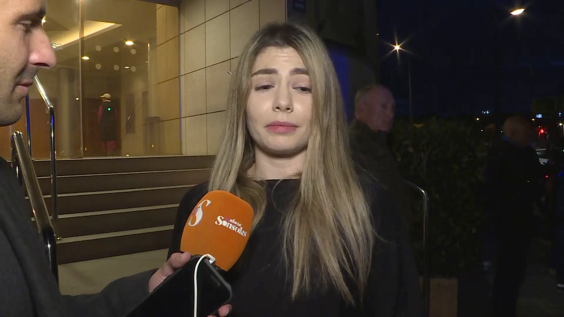Ana, la nieta de Paco Arévalo, destrozada por la muerte de su abuelo: "No puedo describir el dolor que siento" Ana, la nieta de Paco Arévalo, destrozada por la muerte de su abuelo: "No puedo describir el dolor que siento"