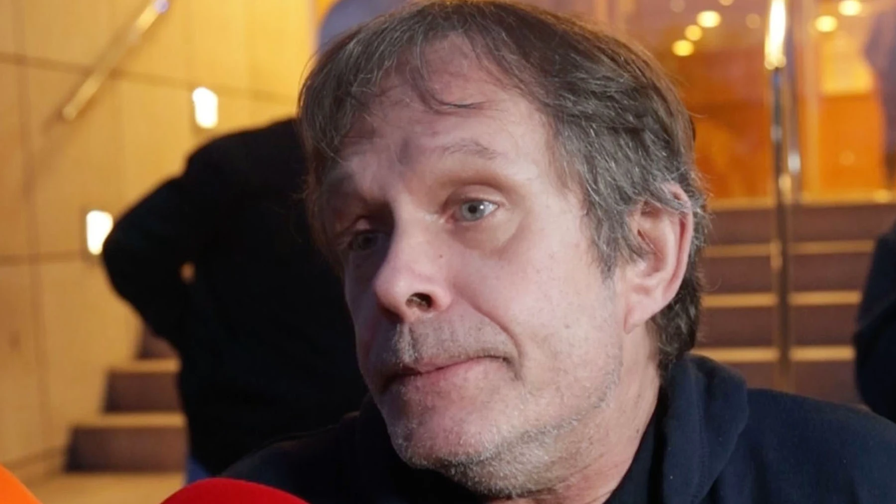 El hijo de Paco Ar&eacute;valo en el &uacute;ltimo adi&oacute;s al c&oacute;mico