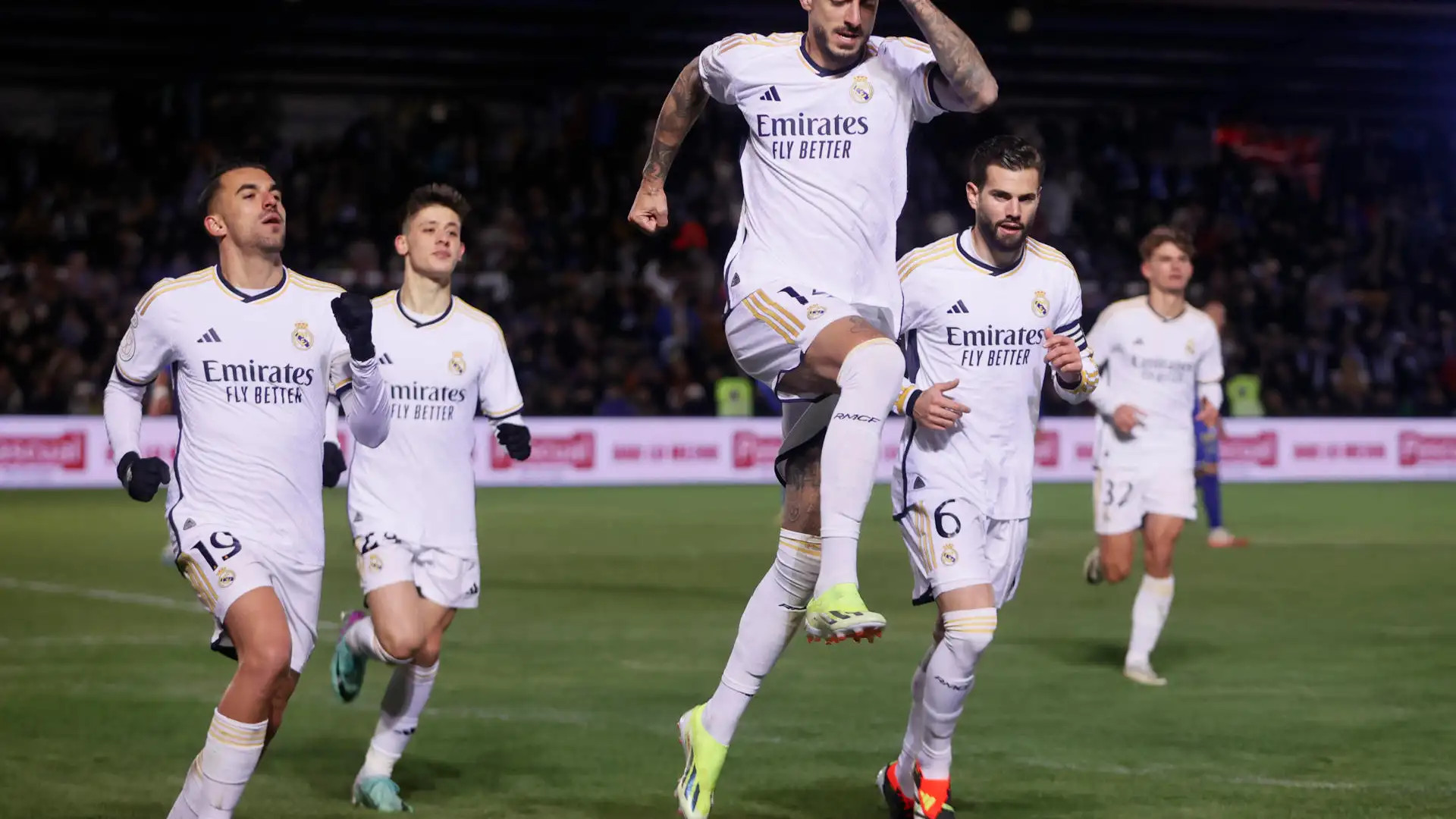 Joselu celebra su gol a la Arandina
