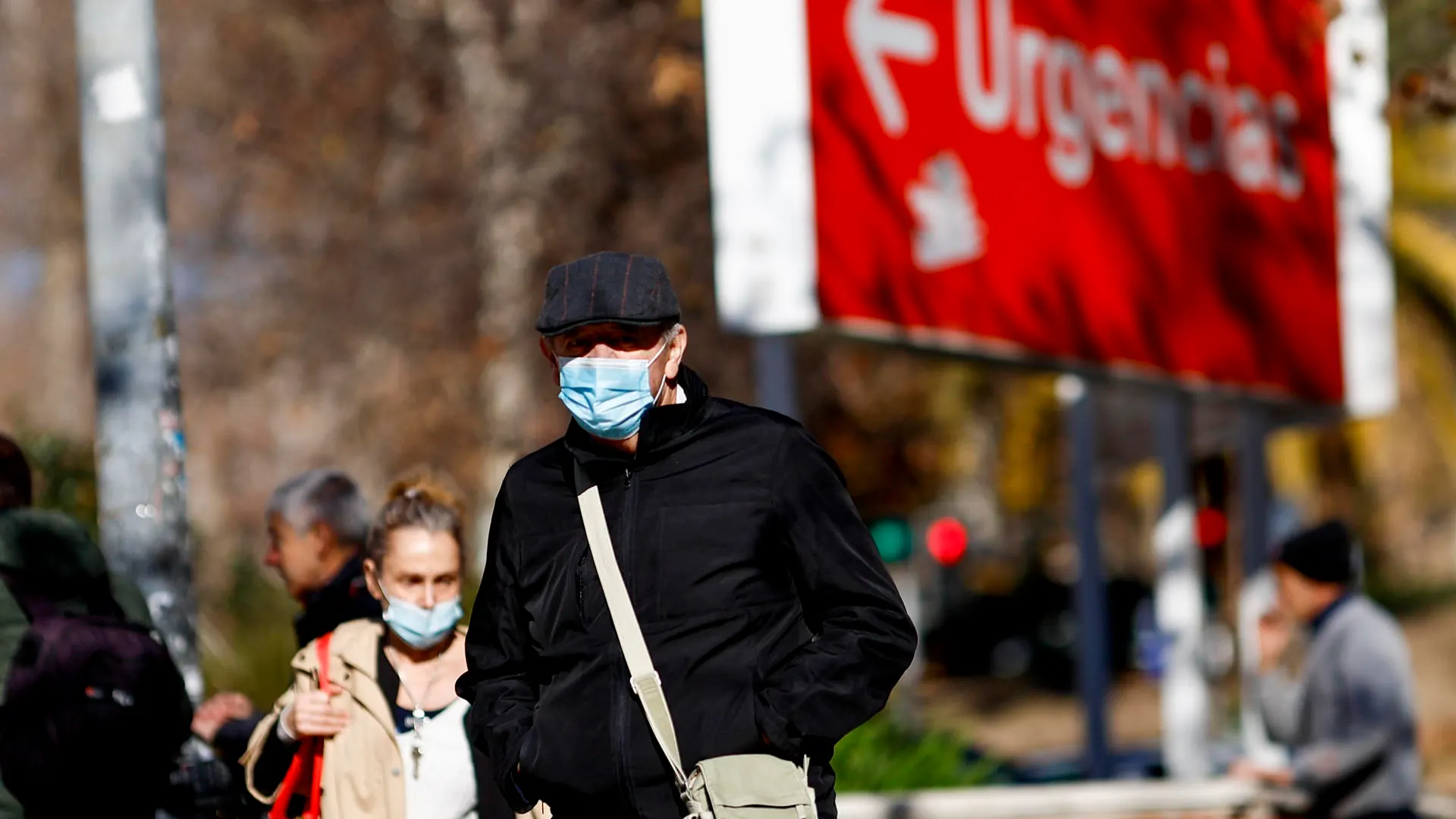 Personas con mascarillas