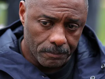 Idris Elba lucha contra los apuñalamientos en Reino Unido Idris Elba lucha contra los apuñalamientos en Reino Unido