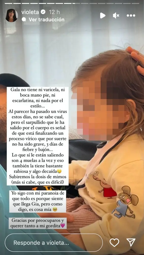 Violeta Mangriñán ha acudido al médico debido a que su hija Gala se encuentra mal