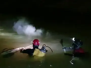Imagen del rescate en la cueva Krizna, en Eslovenia Imagen del rescate en la cueva Krizna, en Eslovenia