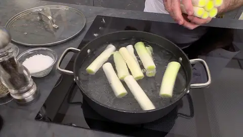 Sazona, tapa y cuécelos durante 18-20 minutos Sazona, tapa y cuécelos durante 18-20 minutos