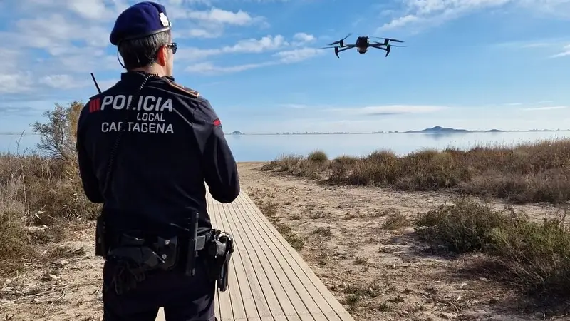 Dron de la Polic&iacute;a Local de Cartagena en el Mar Menor