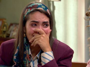 Duro golpe: Lola y Manolita arropan a Claudia en medio del dolor por la muerte de Chimo