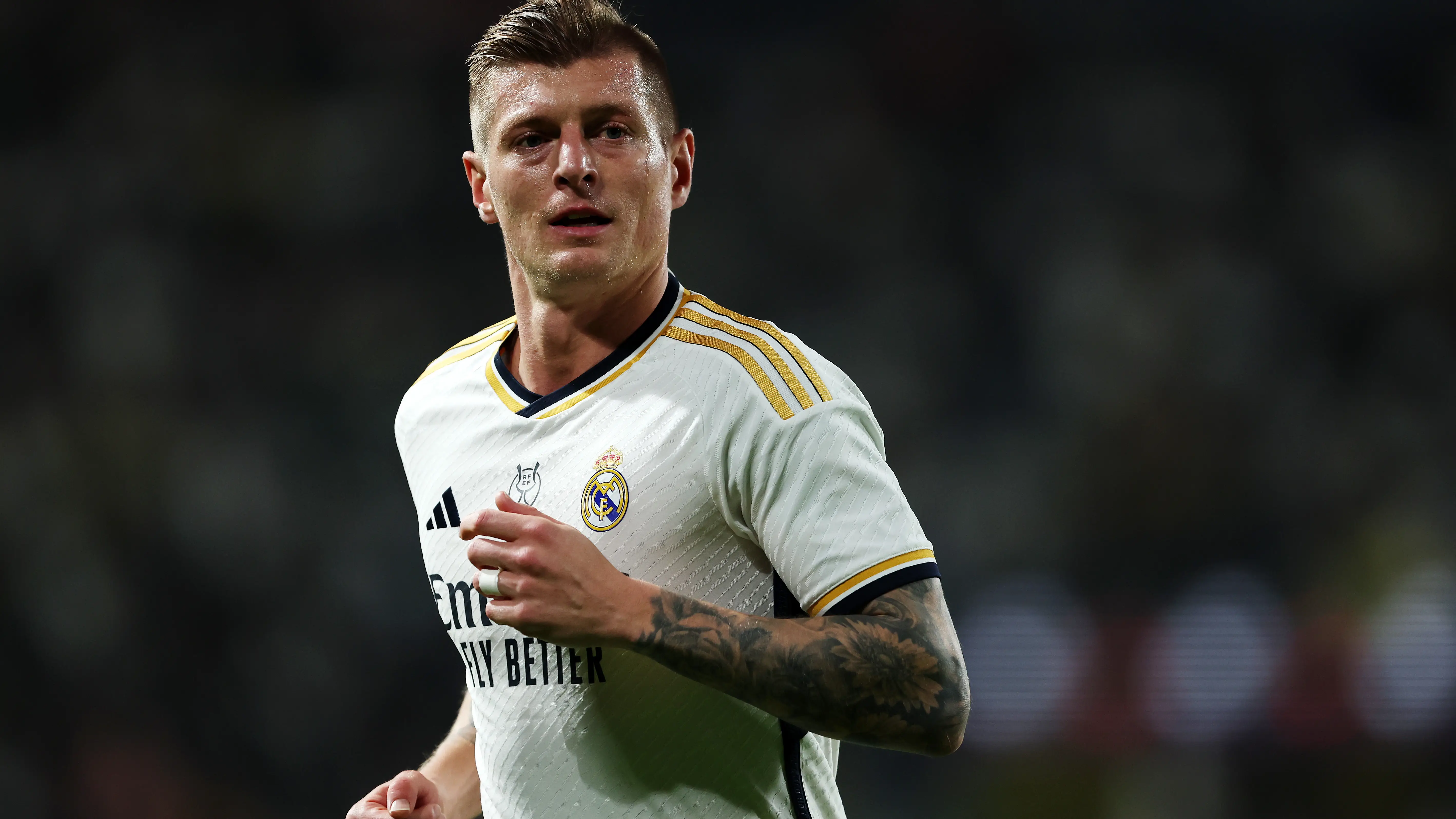 Toni Kroos durante el Real Madrid - Atlético de semifinales de la Supercopa de España 2024 Toni Kroos durante el Real Madrid - Atlético de semifinales de la Supercopa de España 2024