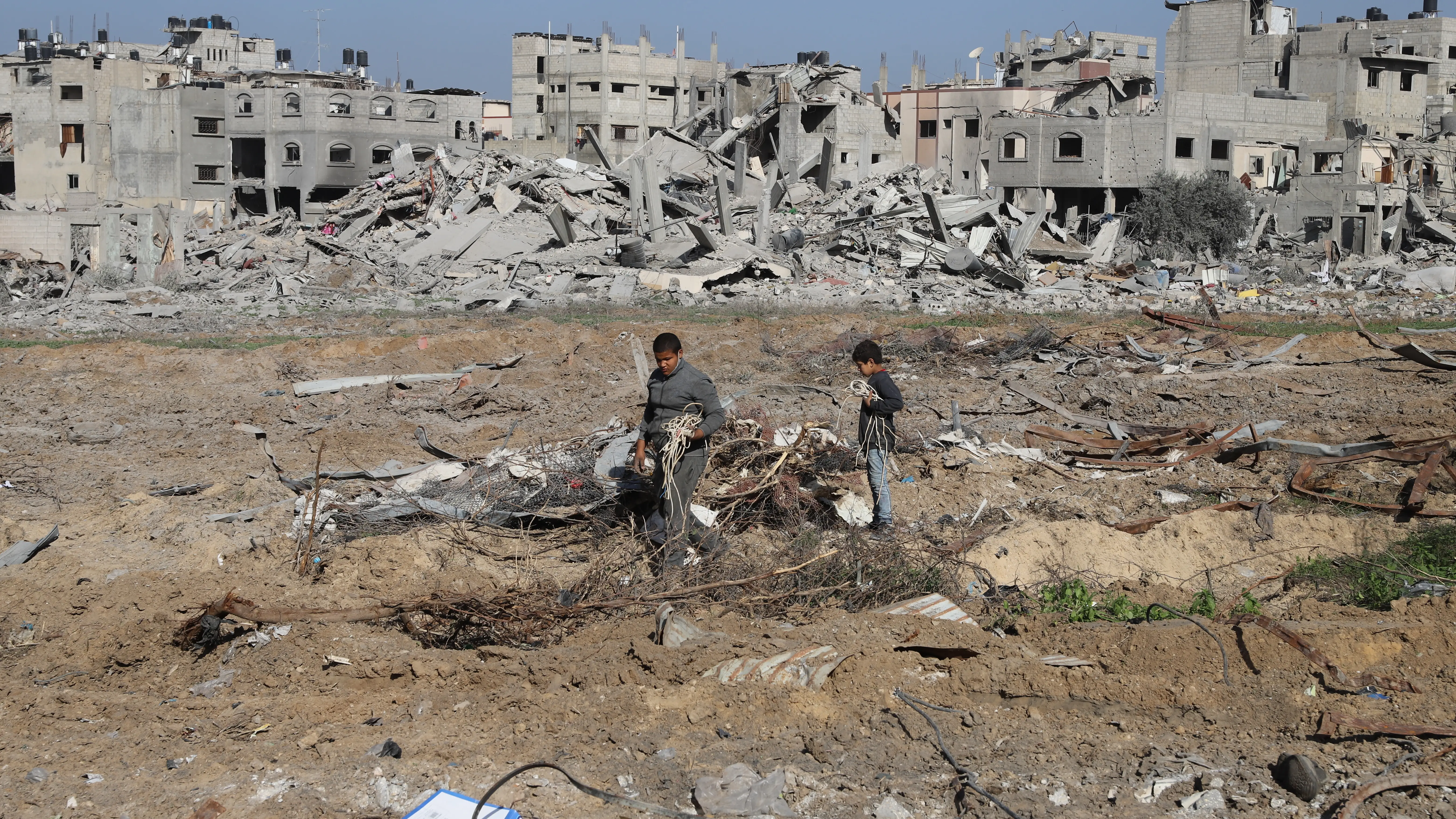 Escombros por los bombardeos israel&iacute;es en Franja de Gaza
