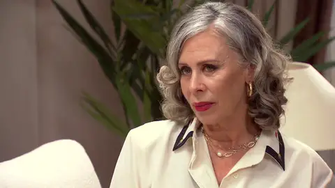 Tormenta de celos: el feo gesto de Elena hacia Manolita delante de Malena Tormenta de celos: el feo gesto de Elena hacia Manolita delante de Malena