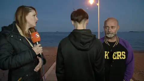 Ocho días sin Ivo tras naufragar la canoa en la que navegaba en el mar Menor: "Él fue quien nos incitó" Ocho días sin Ivo tras naufragar la canoa en la que navegaba en el mar Menor: "Él fue quien nos incitó"