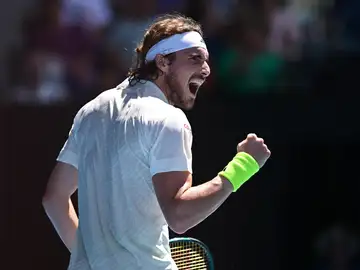 Stefanos Tsitsipas celebra un punto en su partido de primera ronda en el Open de Australia 2024 Stefanos Tsitsipas celebra un punto en su partido de primera ronda en el Open de Australia 2024