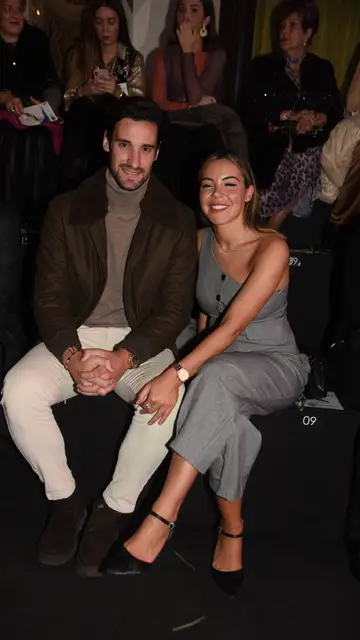Alba Silva y Sergio Rico, en el front row del desfile Alba Silva y Sergio Rico, en el front row del desfile
