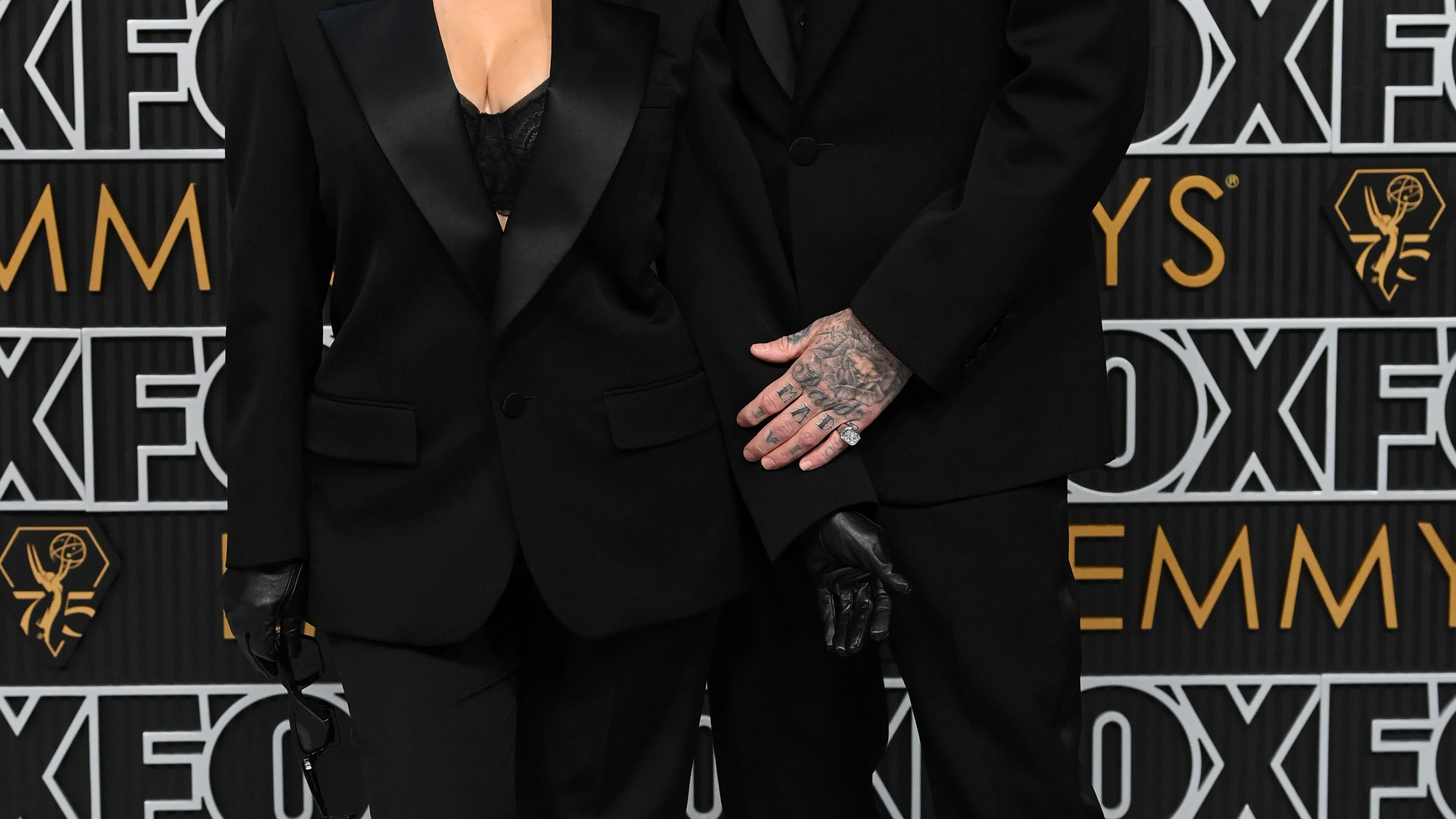 Kourtney Kardashian y Travis Barker en los Premios Emmy 2024 Kourtney Kardashian y Travis Barker en los Premios Emmy 2024