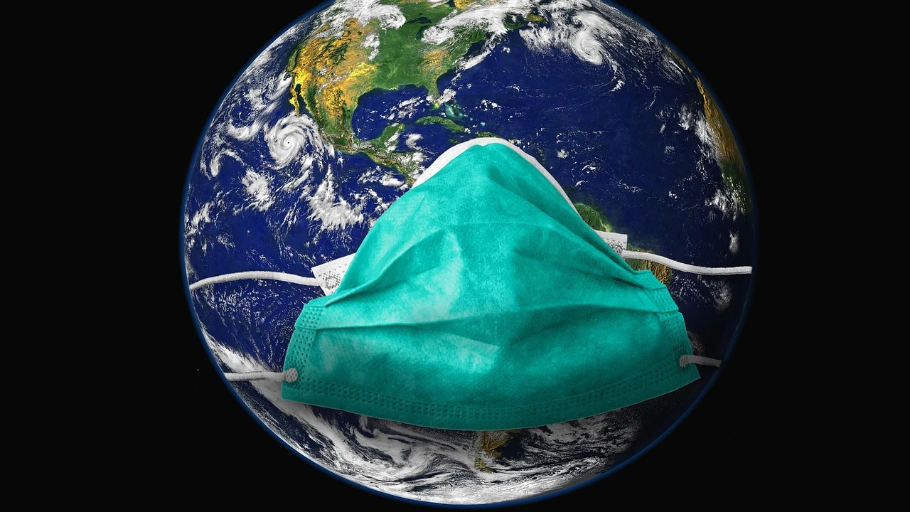 Imagen de la Tierra con una mascarilla Imagen de la Tierra con una mascarilla