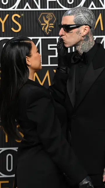 Kourtney Kardashian y Travis Barker en los Premios Emmy 2024 Kourtney Kardashian y Travis Barker en los Premios Emmy 2024