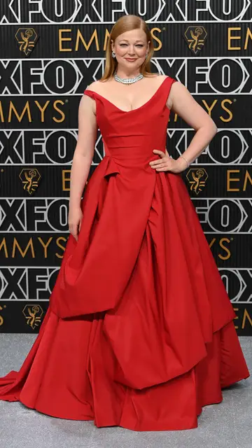 Sarah Snook, de Vivienne Westwood en los Emmy Sarah Snook, de Vivienne Westwood en los Emmy