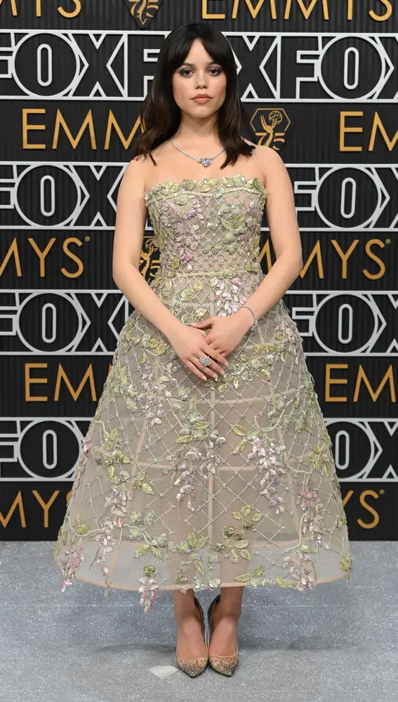 Jenna Ortega, de Dior en los Premios Emmy 2024