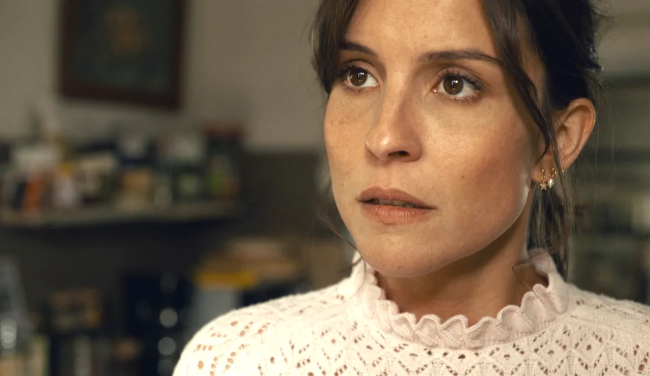 “Tiene varias identidades”: Camille advierte a Oriane sobre su marido