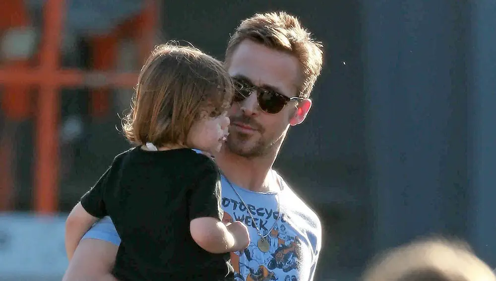 Ryan Gosling con su hija