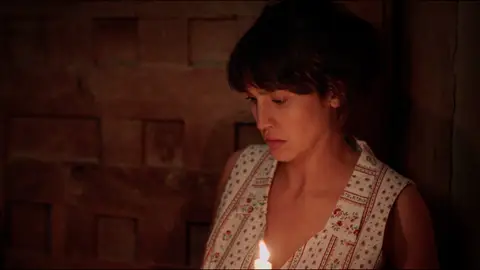 María descubre una carta de Llanos, la esposa de Manuel: ¿Tenía un amante? María descubre una carta de Llanos, la esposa de Manuel: ¿Tenía un amante?