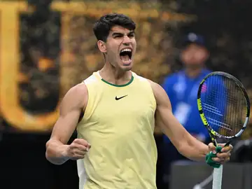 Carlos Alcaraz celebra su victoria ante Lorenzo Sonego en el Open de Australia Carlos Alcaraz celebra su victoria ante Lorenzo Sonego en el Open de Australia
