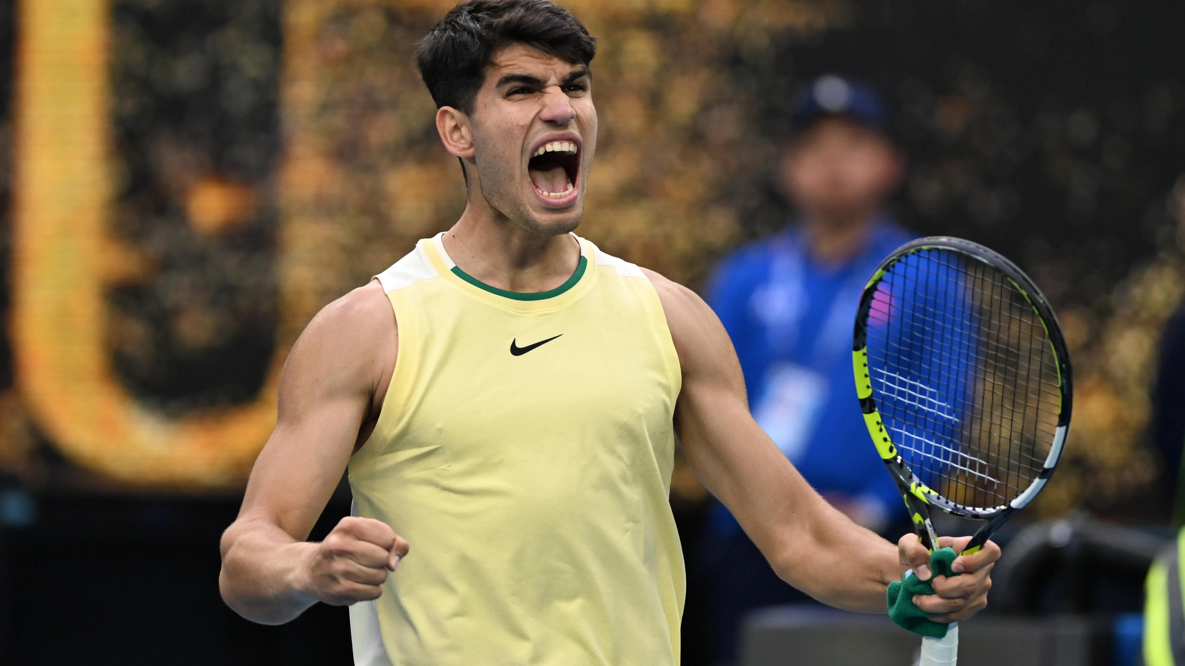 Carlos Alcaraz celebra su victoria ante Lorenzo Sonego en el Open de Australia