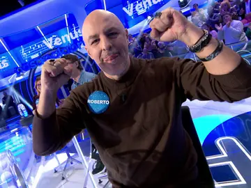 El regalo involuntario de Llum Barrera a Roberto Álamo: “Gracias, no la sabía” El regalo involuntario de Llum Barrera a Roberto Álamo: “Gracias, no la sabía”