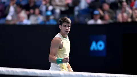 Carlos Alcaraz celebra un punto ante Lorenzo Sonego Carlos Alcaraz celebra un punto ante Lorenzo Sonego