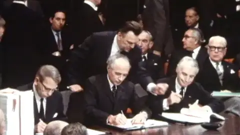 Firma de la adhesión a la CEE Firma de la adhesión a la CEE