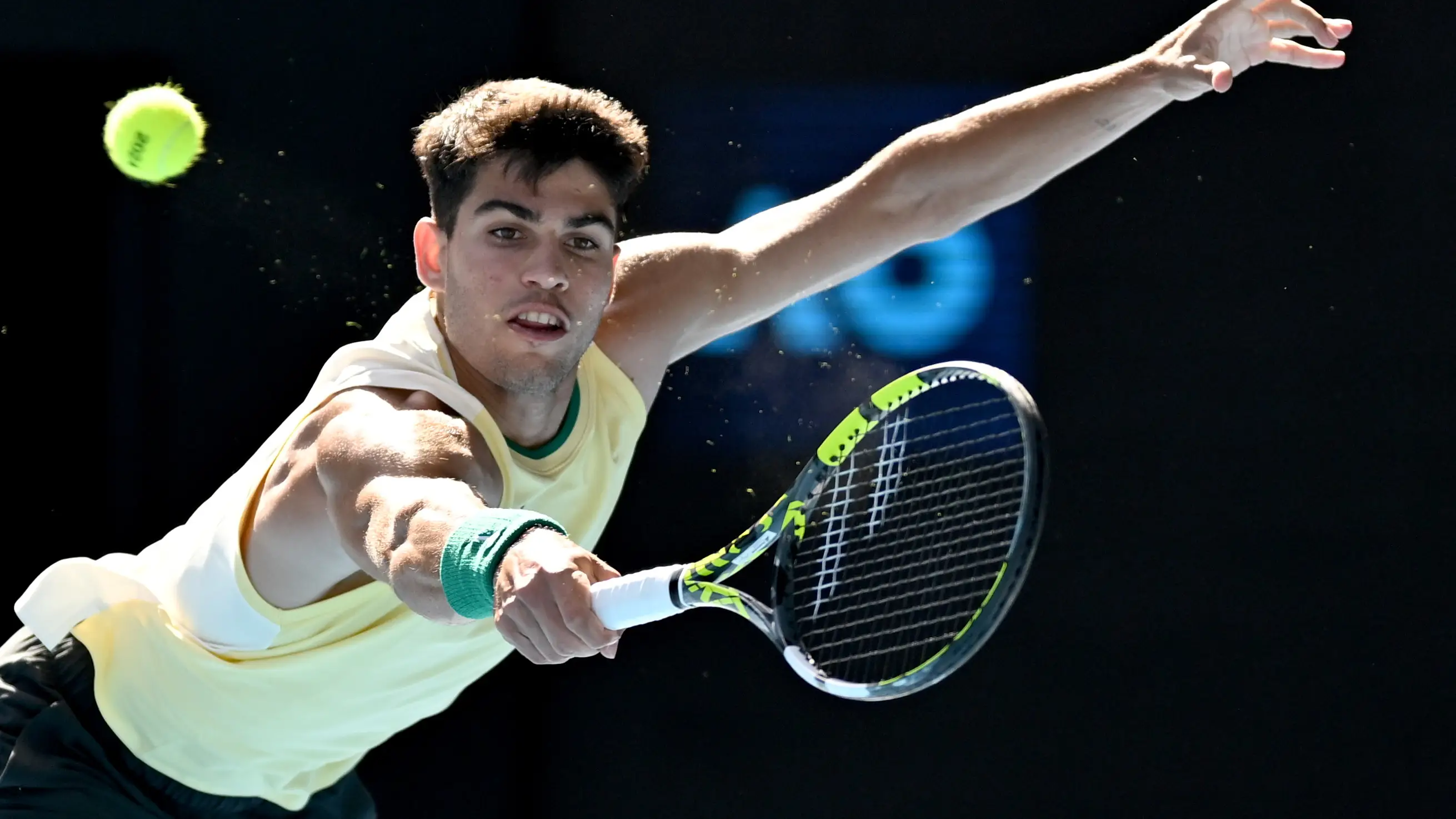 Carlos Alcaraz, en acci&oacute;n en el Open de Australia