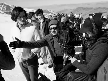 Bayona en el rodaje de La sociedad de la nieve Bayona en el rodaje de La sociedad de la nieve