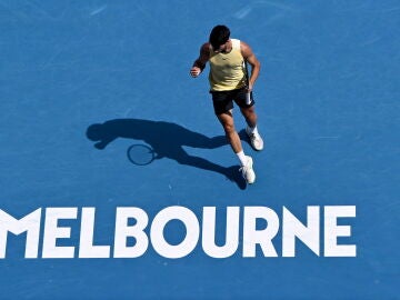 Carlos Alcaraz celebra un punto en el Open de Australia
