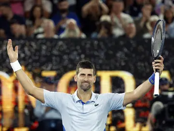 Novak Djokovic celebra su victoria ante Mannarino en el Open de Australia Novak Djokovic celebra su victoria ante Mannarino en el Open de Australia