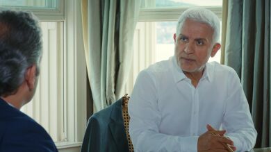 Metin le entrega a Halit un contrato prematrimonial, pero él lo rechaza: ¡Confía plenamente en Yildiz!