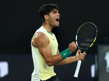 Carlos Alcaraz celebra un punto en su victoria ante Kecmanovic en el Open de Australia 2024 Carlos Alcaraz celebra un punto en su victoria ante Kecmanovic en el Open de Australia 2024
