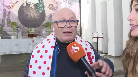 Pepe, el sacerdote de Málaga que acerca la fe a los feligreses a ritmo de flamenco y causa furor en las redes Pepe, el sacerdote de Málaga que acerca la fe a los feligreses a ritmo de flamenco y causa furor en las redes